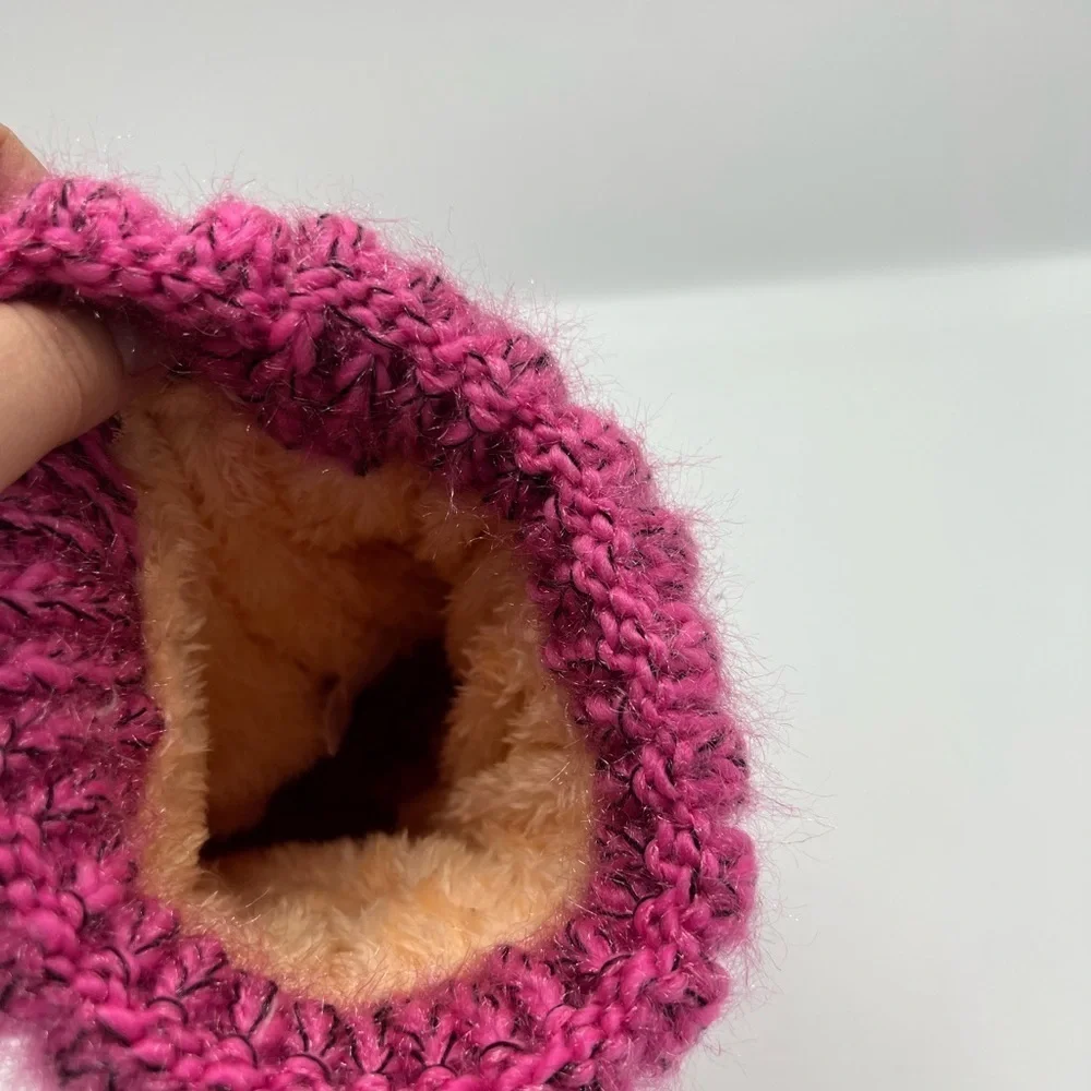 Girls Pink Winter hat with pom pom and lining